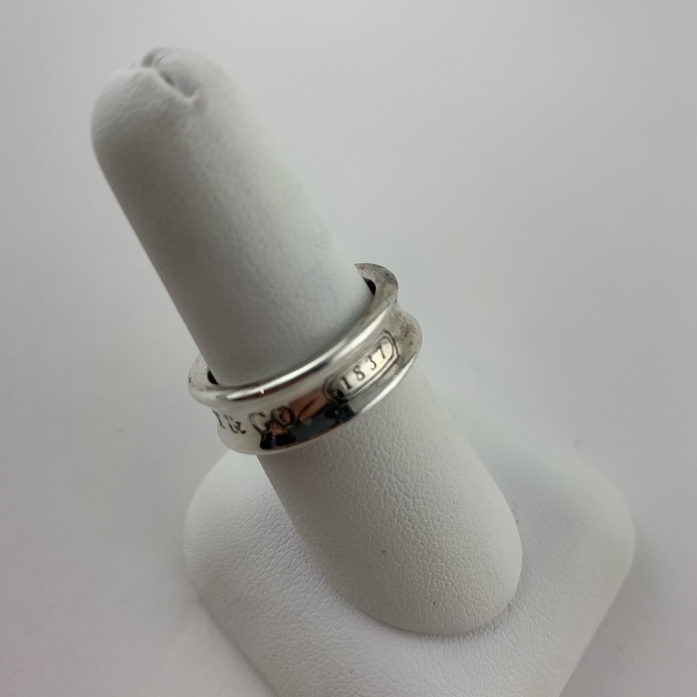 Tiffany & Co. ring size 7